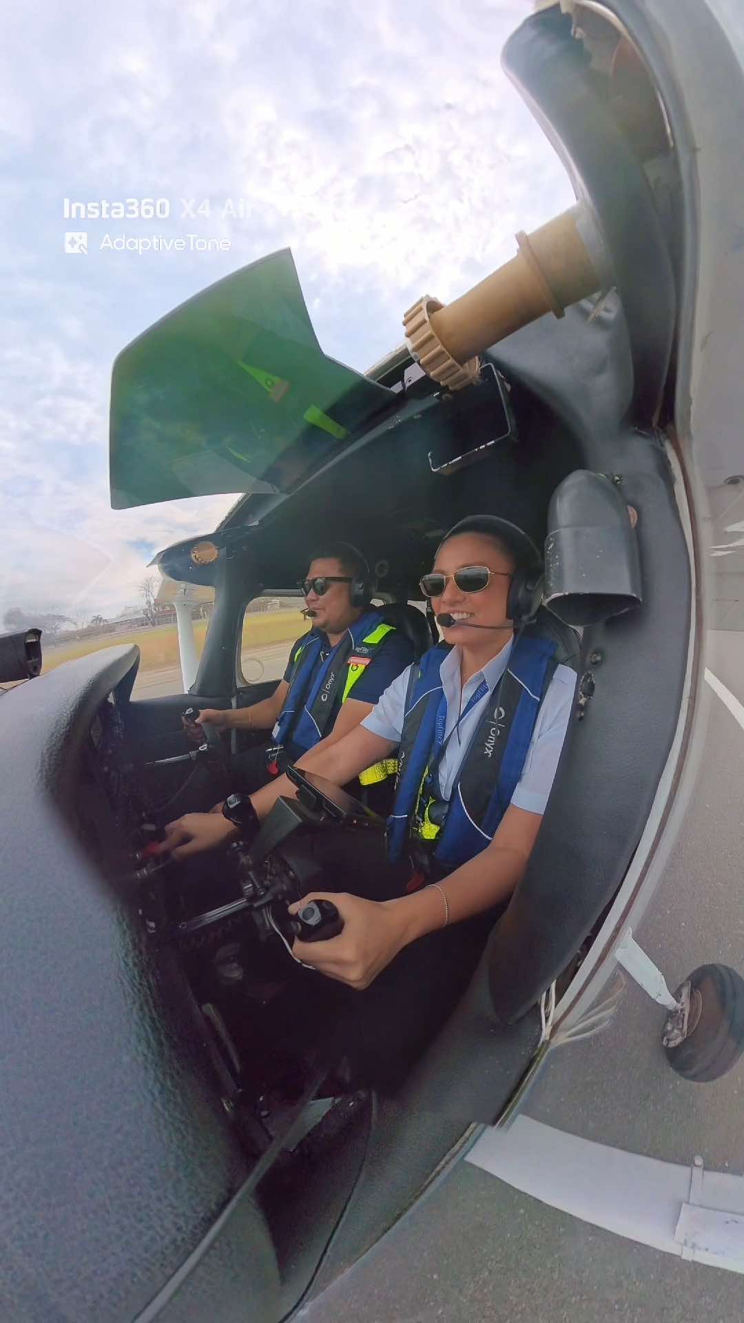 Susunduin ng naka-eroplano >> 