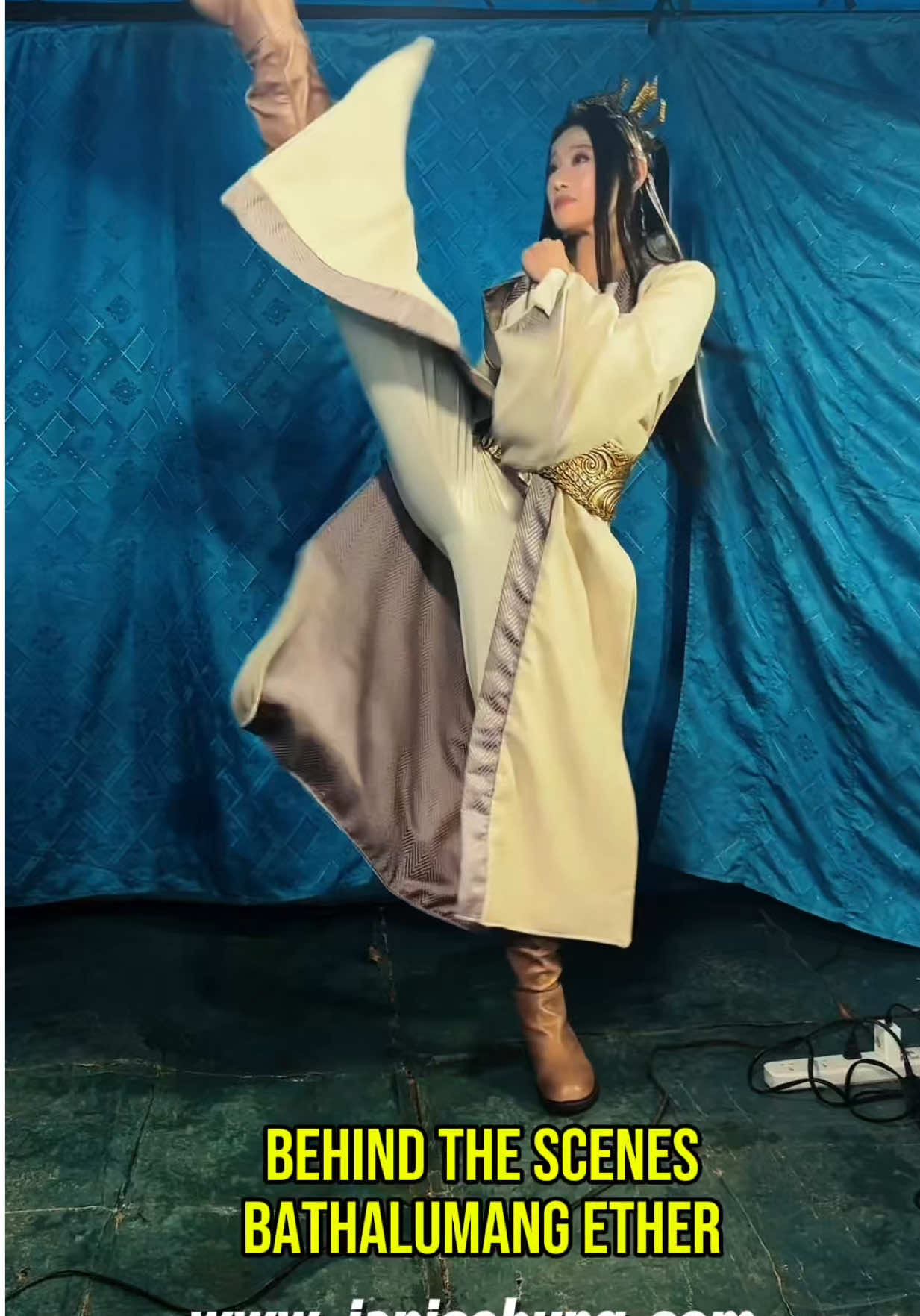 Here’s the exclusive behind-the-scenes look at Bathalumang Ether in her full goddess attire — from the era when Ether, Arde and Emre stood united as divine allies. 🌅⚔️ It’s always an honor to embody her strength, her mystery, and her power. And now, you finally get to witness this hidden chapter of her story. ✨ To all the Encantadiks who kept her memory alive — maraming salamat. Your love is the reason moments like this can return to the screen. 💛⚔️ . . . #encantadia #EncantadiaChroniclesSanggre #fyp #bathalumangether #janicehung 