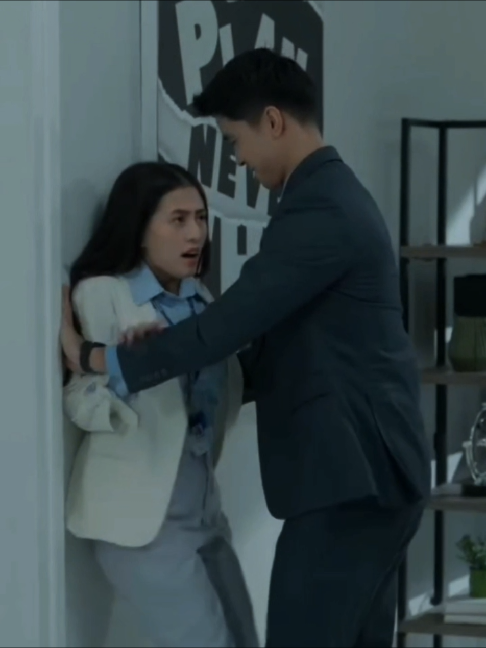 triaan inget ini di kantor yaa🫣💘 #yesayaabraham #zaraadhisty #bericintawaktu #edit #beranda 