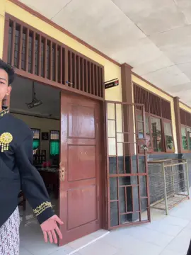 untungnya ku bertemu denganmu~ #fitcheck #trendbucin #hariguru #4u 