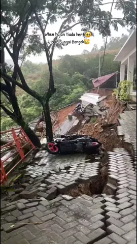 innalillahi🥹 #uinimambonjolpadang #kampus3uinibpadang #longsor #infopadang #fyp 