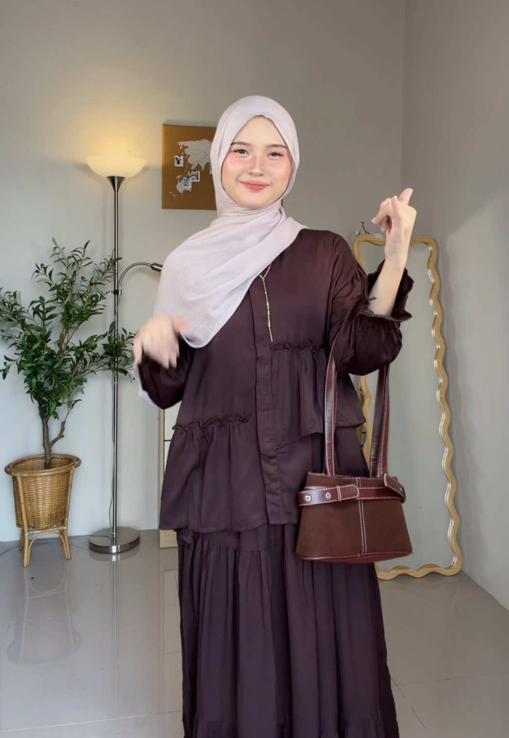 one set akuu dari @MOOTS.ID nyaman pol dipake !! 🤎✨