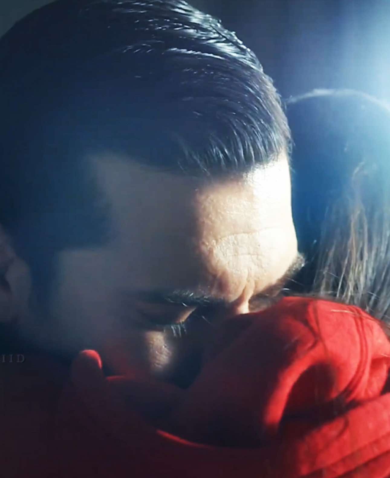 EŞSAN♥️  رائحتك جميلة..  #eşrefrüya #حلم_اشرف  #eşsan -  #çağatayulusoy - #demetözdemir 🌿