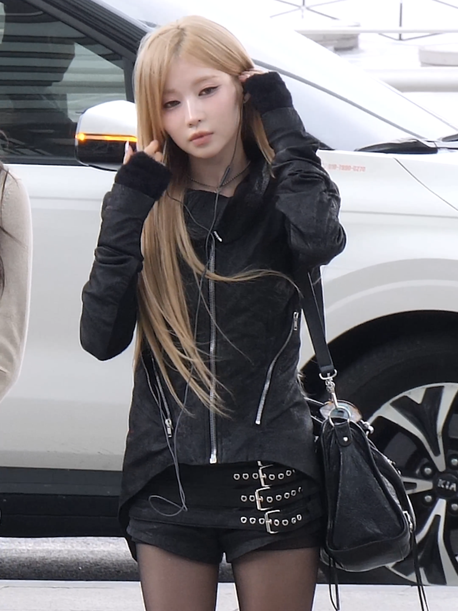 MAMA awards 출국하는 베이비몬스터 아사 검스 공항룩 #asa #babymonster #아사 #베이비몬스터