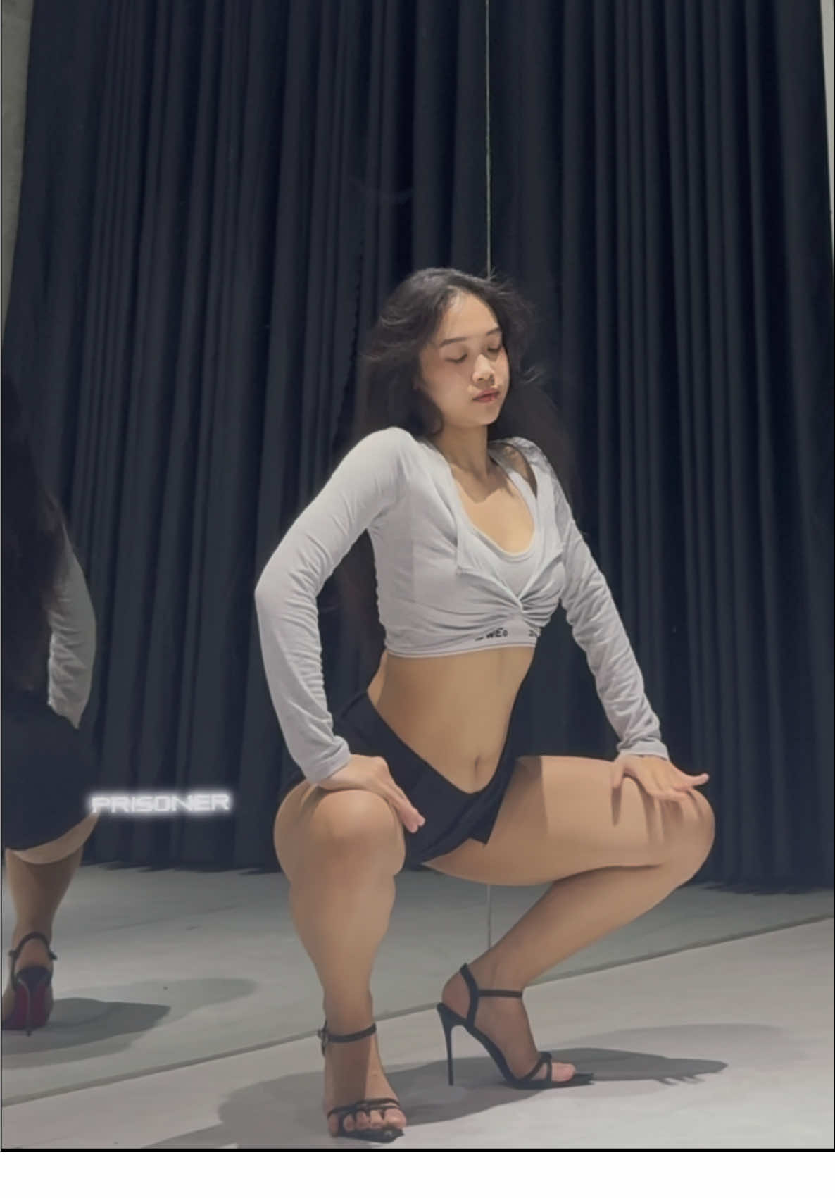 Luyện tập sức bền trước khi vô các động tác thấp nha cả nhà iu 😗😗 #hocnhayonline #hcm #hocnhay #feelbar #quan3 