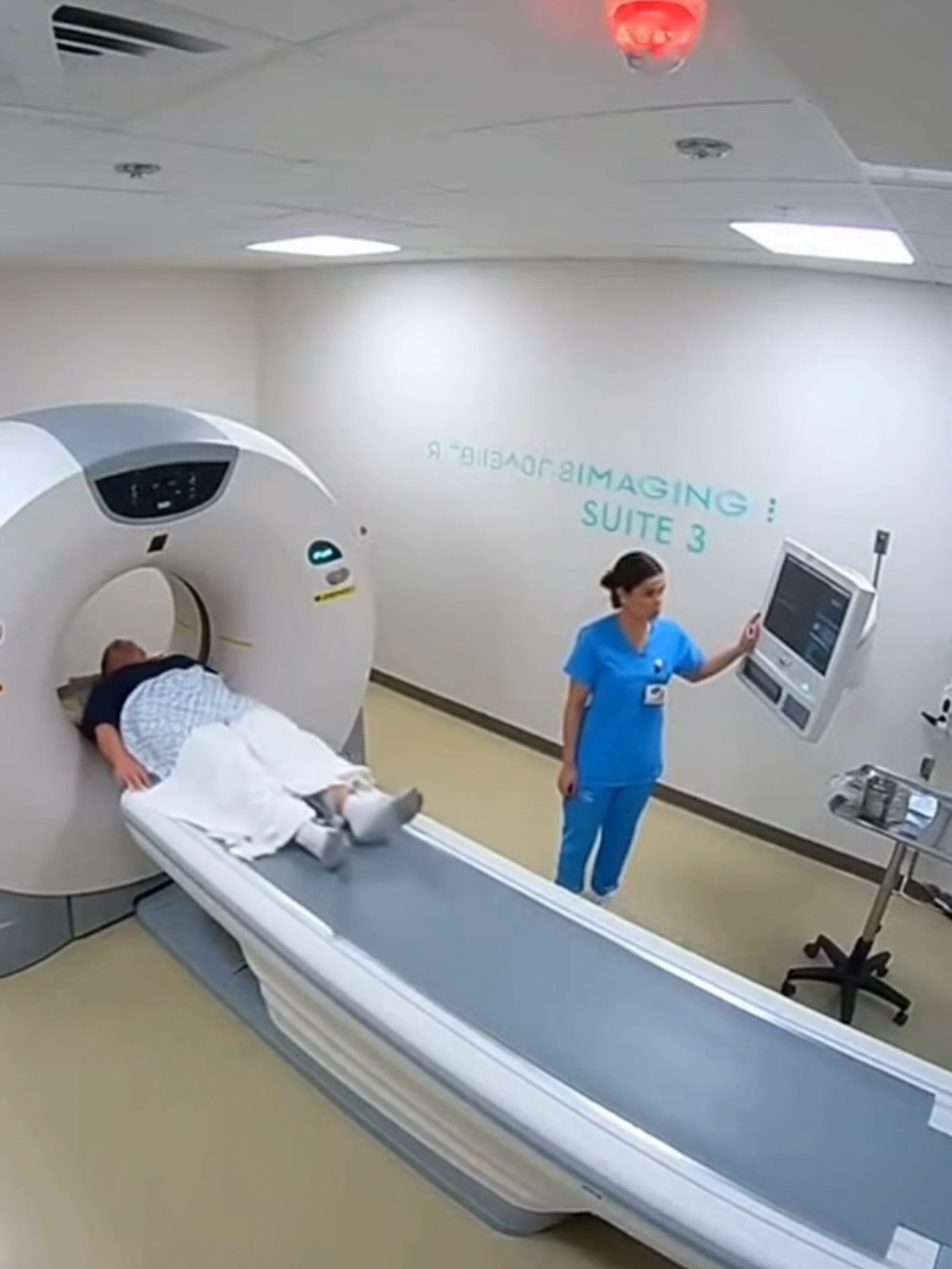 OmG 😱 MRI Machine Desater in the hospital 🏥 #hospitalincident #MRIMachineAccident #hospitalCCTV #cctvcamera #sora 