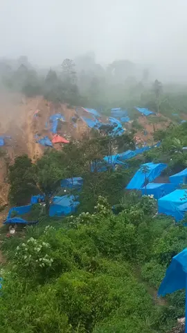 hujan mah hujan Bae atuh ya Alloh ulah di barengan jeng longsor #sumatrautara 