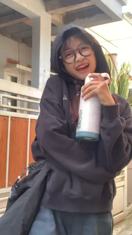 day 9999 w/ CRSL Tumbler 💗😋 #crsltumbler #OOTD 