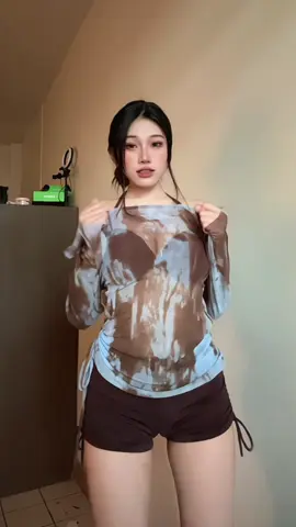 မလှုပ်တတ်သေးဘူးTT