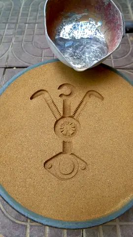 New shape of Metal casting and smelting on sand #metal #art #metalcasting #satisfying #experiment 