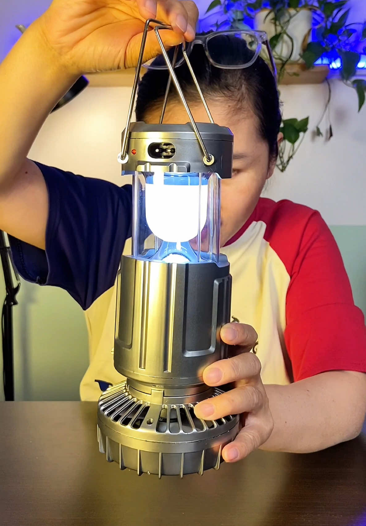 Đèn bão LED Năng lượng Mặt Trời 3in1 ĐÈN-QUẠT-SẠC #dennangluongmattroi #dentichdien #dentichdiendanang #quattichdien #quattichdienmini  