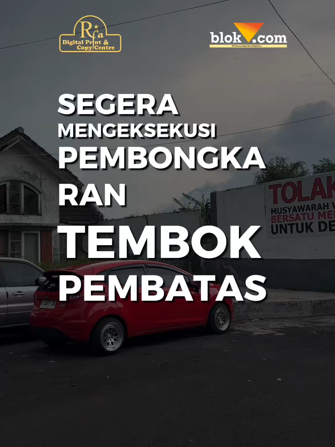 Aksi unjuk rasa kembali menguat terkait polemik tembok pembatas di kawasan Griya Shanta. Aliansi Pro Publik menggelar aksi penyampaian aspirasi di depan Balai Kota Malang, Selasa (25/11/2025), menuntut Pemerintah Kota (Pemkot) Malang segera melakukan eksekusi pembongkaran. Koordinator Lapangan aksi, Ardany, menegaskan bahwa desakan ini bukan tanpa alasan. Menurutnya, keberadaan tembok selama bertahun-tahun telah menghambat mobilitas warga dan memperparah kemacetan di Jalan Candi Panggung. “Aksi ini sebagai tuntutan agar Pemkot Malang bertindak tegas dalam membongkar tembok Griya Shanta untuk mengurai kemacetan di Jalan Candi Panggug,” tegas Ardany. Selengkapnya kunjungi website www.blok-a.com #infomalang #infomalangraya #aksi #pembongkarantembok #jalantembus #griyashanta ============== Mau cetak banner, undangan, brosur, stiker, atau kartu nama? ✨ Semua bisa di Rifa Digital Printing! ✔️ Cetak custom sesuai kebutuhan ⚡ Proses cepat, hasil berkualitas 💯 Harga tetap bersahabat Nggak perlu ragu lagi, semua kebutuhan cetakmu ada di Rifa Digital Printing✨