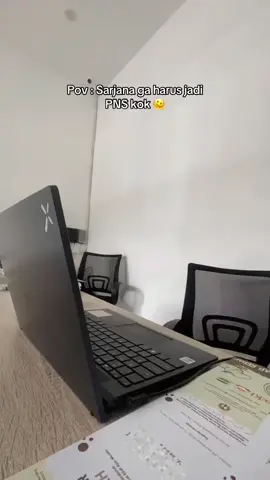 Yang penting kerja gak sih gaes 🫠🫠 #sarjana #wanitapekerjakeras #fyppppppppppppppppppppppp #kantor 