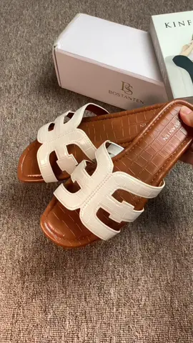 Sadap dari Bostanten emang cantik bgt…. #sandalflat #sandalbostanten #sandalwanita #sandalcantik 