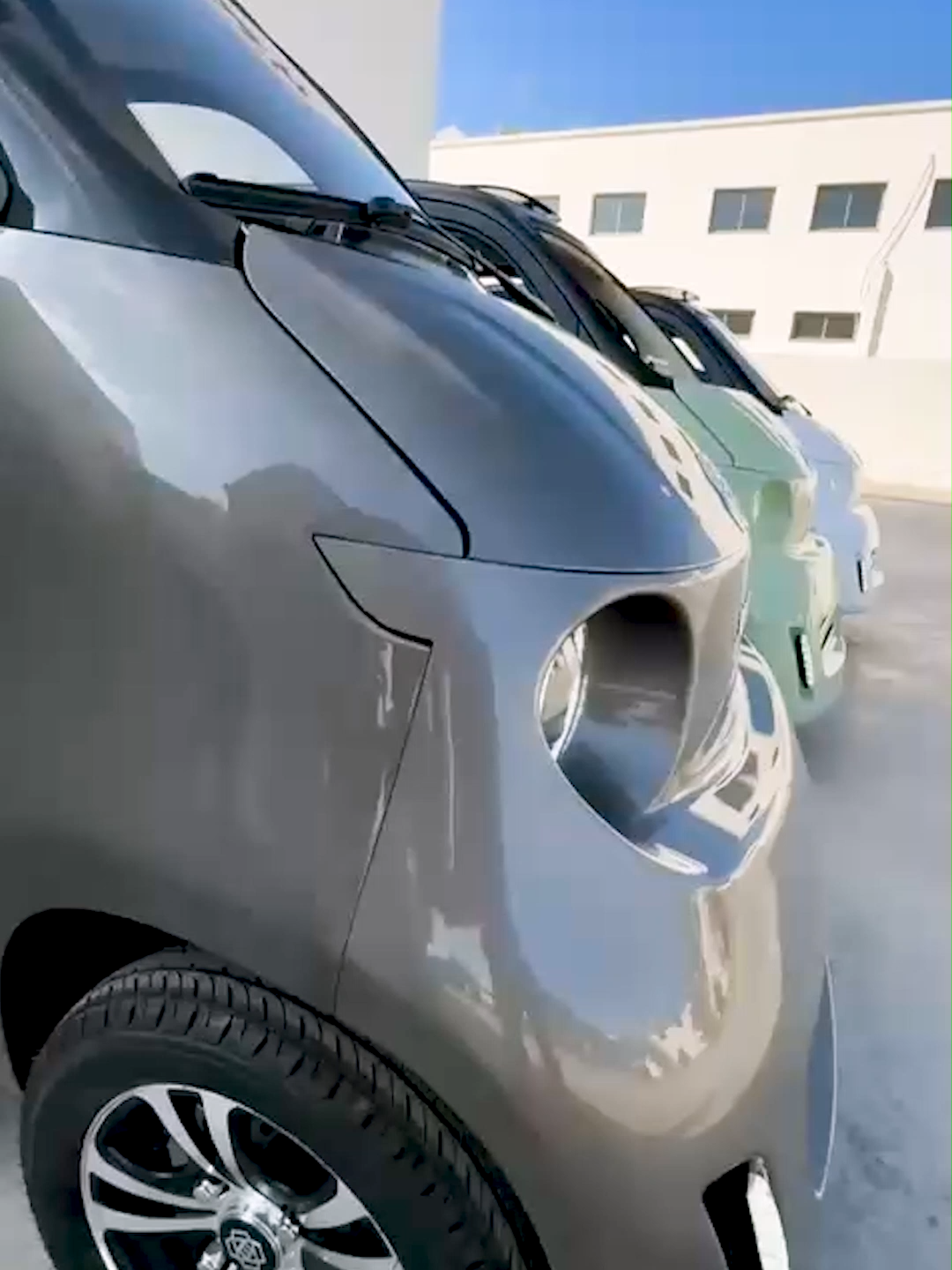 وانت شنوّا اللّون اللّي يواتيك ؟ 💚🤍🩶 كلّمنا و خوذ موعد Test drive ✨ 🚗 📞29.498.348     52.300.054 #ev #electric_car #city_car #Made_in_tunisia #Bako