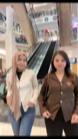 Samaan yuk.. #blazer #blazeroutfit #fashiontiktok #inspirasioutfit #fypシ゚ 