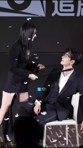 The moment he looks away and holds the glasses, I think he can't take it anymore 🤭#loveontheturquoiseland #dilrabadilmurat #admin_meymey✨🦋 #មនុស្សអរូប😉☔ #fyp 