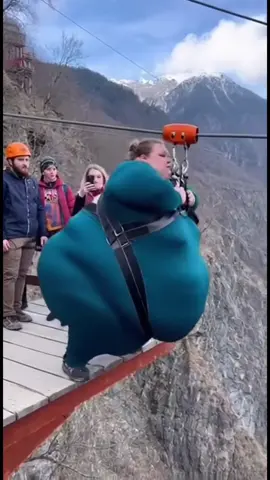 Gunung semeru meletus lagi pada sore hari ini rabu tanggal 19-11-2025 pukul -+16:00 wib #gunungsemerulumajang #gunungsemerumeletus #fyp #usa