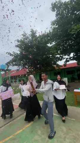 hari guru terakhir 🥺🥺  #harigurunasional #terakhir #sekolah 