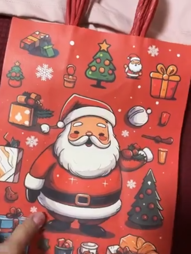 Merry Christmas Kraft Paper Handbags Gift Bag Loot Bag Party Supplies #kraftpaper #kraftpaperhandbags #paperbag #christmasbag #giftbag 