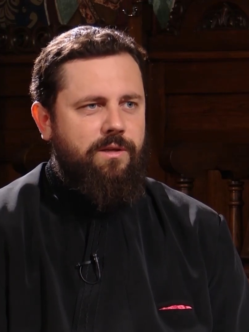 „Tăcerea poate fi mult mai lucrătoare decât o vorbă aspră!” Cum putem îndrepta răul din jurul nostru fără să-l rănim pe cel de lângă noi? „Prin smerenie și iubire putem vedea în om mai mult decât un păcătos!” ▶Urmăriți aici ediția integrală: https://tinyurl.com/2wptev6p  #tacere #smerenie #rabdare #mustrare #aproapele #iubire #credinta #CuvantPentruSuflet #TRINITASTV