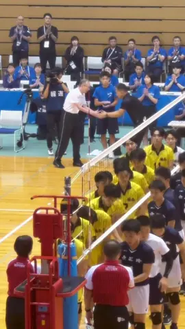 昨日から心配なニュースばっかやね､地震だいじょうぶかな｡畑野監督､ご冥福をお祈りします｡お空から鎮西のみんなを見守っててくださると思います!三冠とって畑野監督にも喜んでもらいたいねᐡ ̳ᴗ  ̫ ᴗ ̳ᐡ鎮西のみんな今は無理せず､ゆっくりがんばってください😌この動画つくりながら大号泣しました｡インハイで畑野監督と少しお話できたこと､春高予選決勝でお会いできたこと大切な思い出です꒰ ᐡᴗ͈ ·̫ ᴗ͈ ꒱｡悲しいけど､畑野監督が残してくれたものを大切にこれからも鎮西のみんなをわたしも全力で応援します！！#熊本 #鎮西高校 #高校バレー #鎮西高校男子バレーボール部 #畑野監督 @岩下将大 