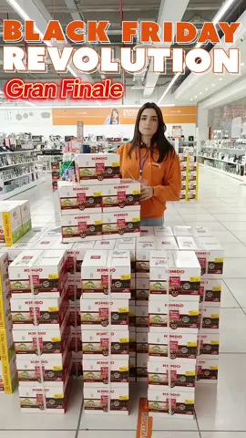 ☕🔥 500 cialde KIMBO. Sì, hai letto bene: CINQUECENTO. Se il caffè a casa finisce sempre troppo in fretta… qui risolvi il problema per mesi. Con il mega pack da 5 box da 100 cialde hai: – Aroma Kimbo classico, intenso e cremoso – Cialde compostabili ♻️ – Scorta infinita per casa, ufficio o maratone di studio 💥 Promo valida fino al 1 dicembre  🛒 Ordina online o vieni a trovarci nei nostri negozi. #kimbo #cialde #tiktokitalia #perte #sconti #blackfriday2025