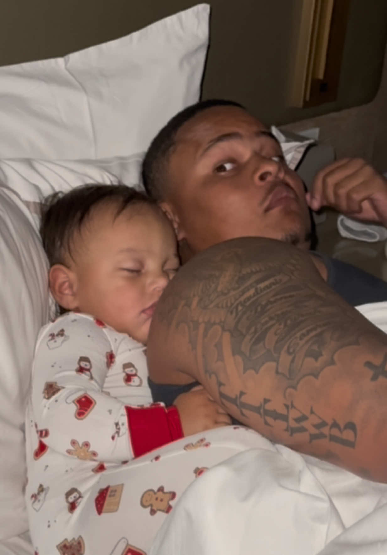 At least he’s comfortable 🤷🏽‍♂️😂😂 @Zaza #zaza #babies 