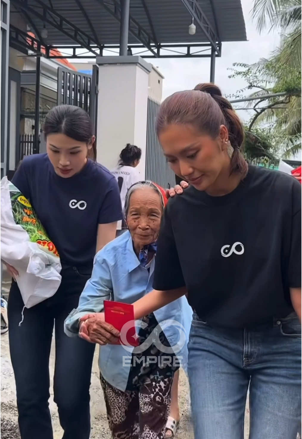 💙 Miss Cosmo “Impactful Beauty” Where beauty is not only seen, but felt - in every act of kindness, in every moment of compassion, and in every heart that dares to uplift another. As we move toward Miss Cosmo 2025, we celebrate a spirit of beauty that creates change and a season that promises to shine brighter than ever. ♾️🌏 @Miss Cosmo @Tata Juliastrid @finalemook @Nguyễn Hoàng Phương Linh  #MissCosmo #MissCosmo2025 #ImpactfulBeauty