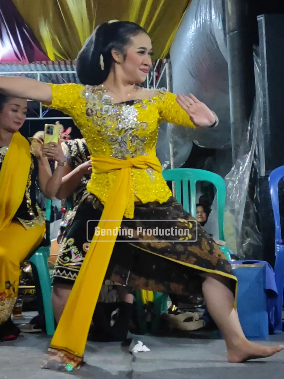 Blendrongan Sinden Sulas Pancen ngene👍🏻 : full video cek Youtube #tayub #lenggerwonosobo #fyp #pastifyp 