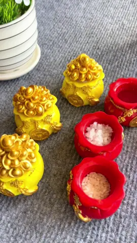 Hũ tài Lộc bằng sứ rất nặng tay, nắp khắc hình thỏi vàng rất tỉ mỉ #vairal #thythapcam #huvangtailoc #hutailoc #hugaotailoc 