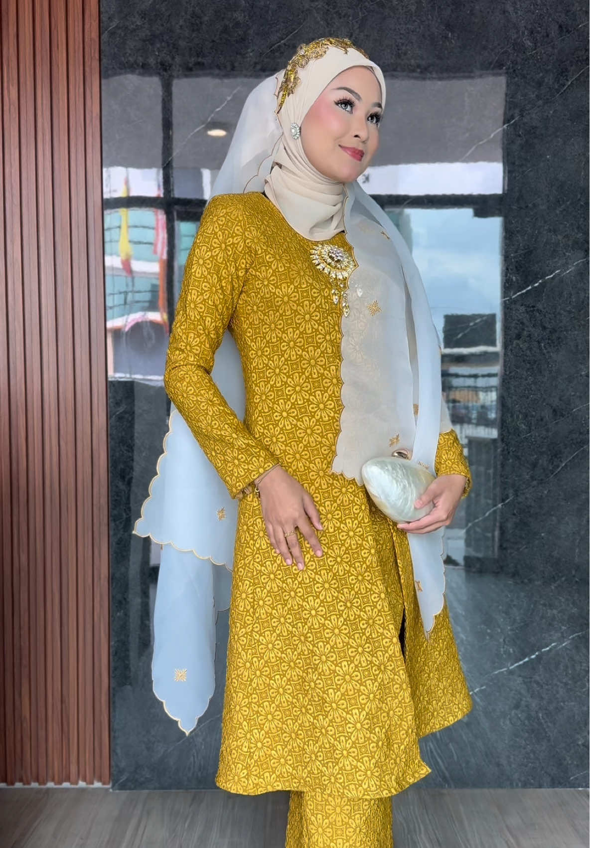 Amboii amboiii keluar yang baru lagi🫣 takkan tidak pula kan? Takkan la lalu je ni? Tak nak singgah bag kuning kita ker🤭 #sunsetsclozettehq #newarivals #sclovers #tiktokshop #fyppppppppppppppppppppppp 