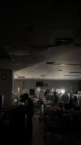 พวกเราสู้อยู่ คนไข้ก็ต้องสู้นะ ✌🏻#น้ำท่วมหาดใหญ่ #พยาบาล #โรงพยาบาลหาดใหญ่ 