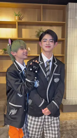 愛猫のみーちゃんのお世話が日々の日課です🐈‍⬛🟣💕 #PG #全国ツアーを目指す  #OVERDRIVE #TWS 