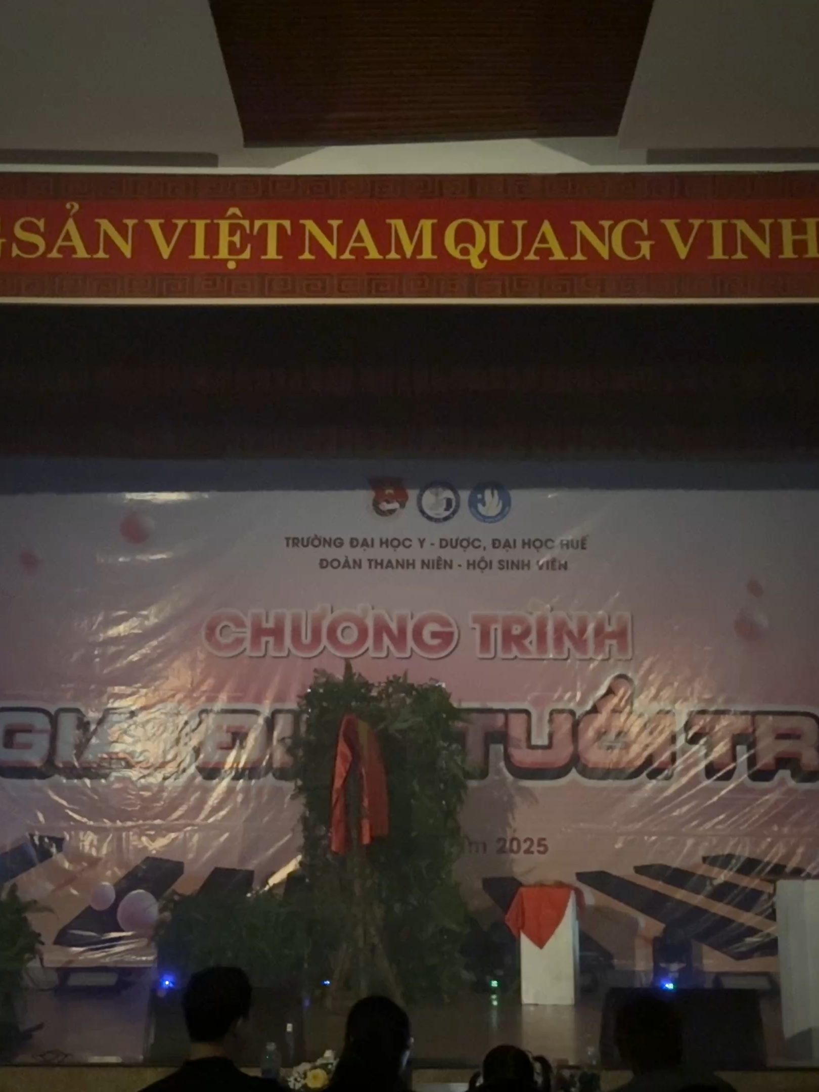 CLB KỸ NĂNG - TỪ TRO TÀN ĐẾN BÌNH MINH || Cuộc thi Giai điệu tuổi trẻ (Do quy định bản quyền âm nhạc, video này đã bị hệ thống tự động tắt tiếng)