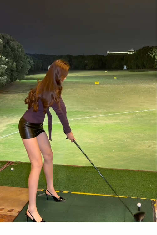 今日は夜のゴルフをしに来ました⛳️#女子ゴルフ 