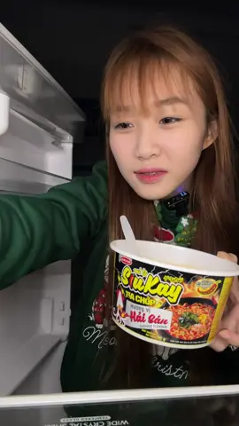 Khi bạn là chiếc tủ lạnh đang nhìn tôi ăn 💁🏻‍♀️.                                                                   #SpriteVN #SiuKay #HợptácvớinhãnhàngSPRITE
