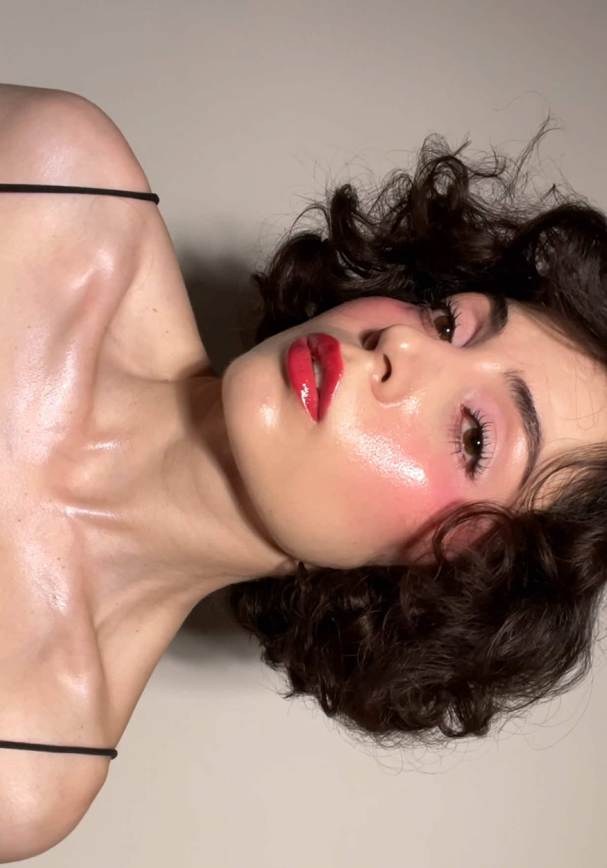 How to Get That Wet Blush Look🍒💫 #blush #redlips #glowyskin 