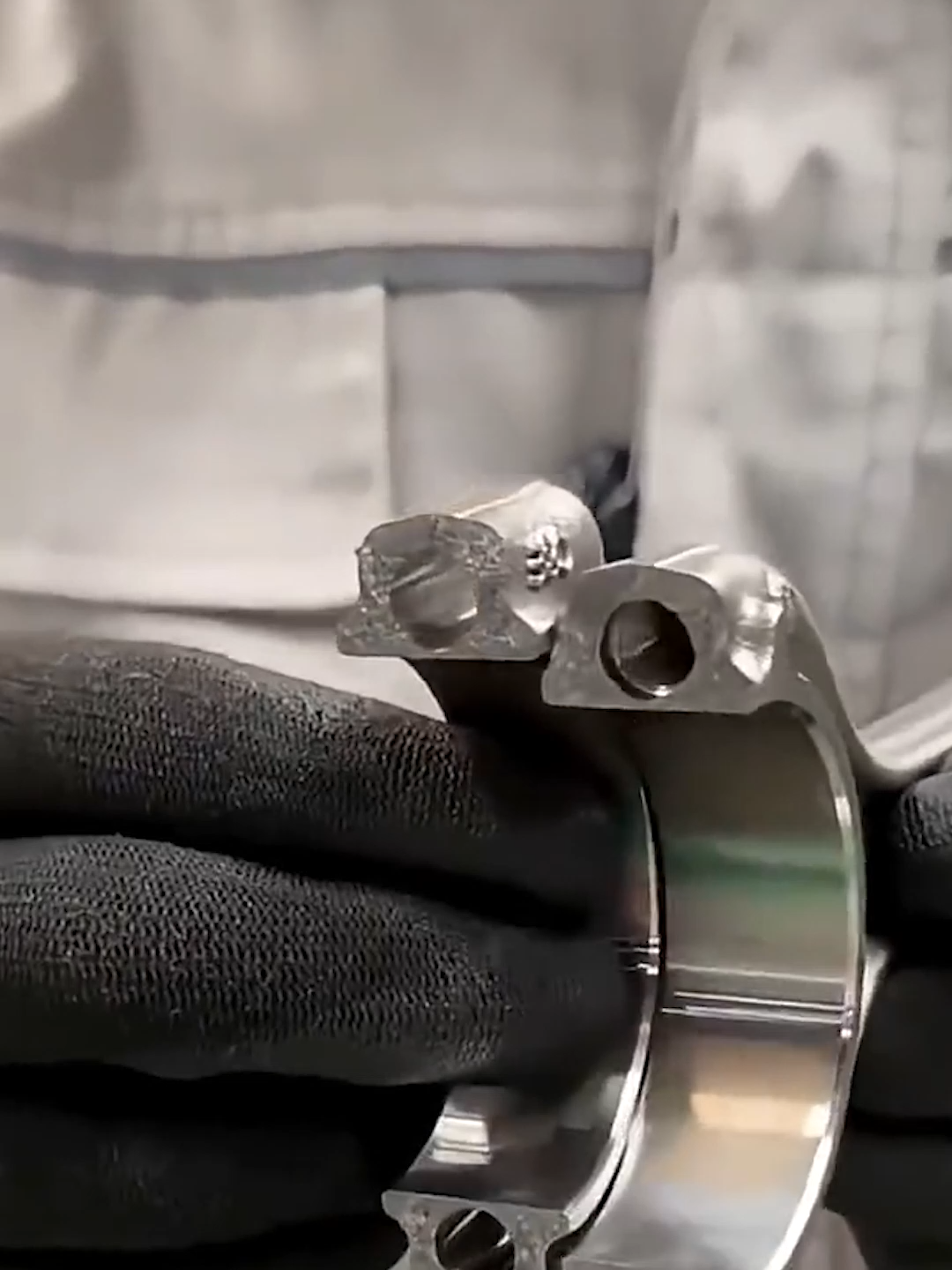 How Do “Broken” Engine Parts Fit This Perfectly? #Engineering #Manufacturing #CarTech #EngineBuild #MachineShop #FractureSplit #Metalworking #TechFacts #PrecisionEngineering #BuzzPulse