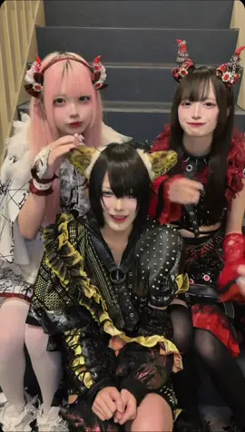 トラねこさんつかまえたー #サークルライチ#うとゆに#セクト#MADMED @necomgmg_ @うとちゃん@むくろ 