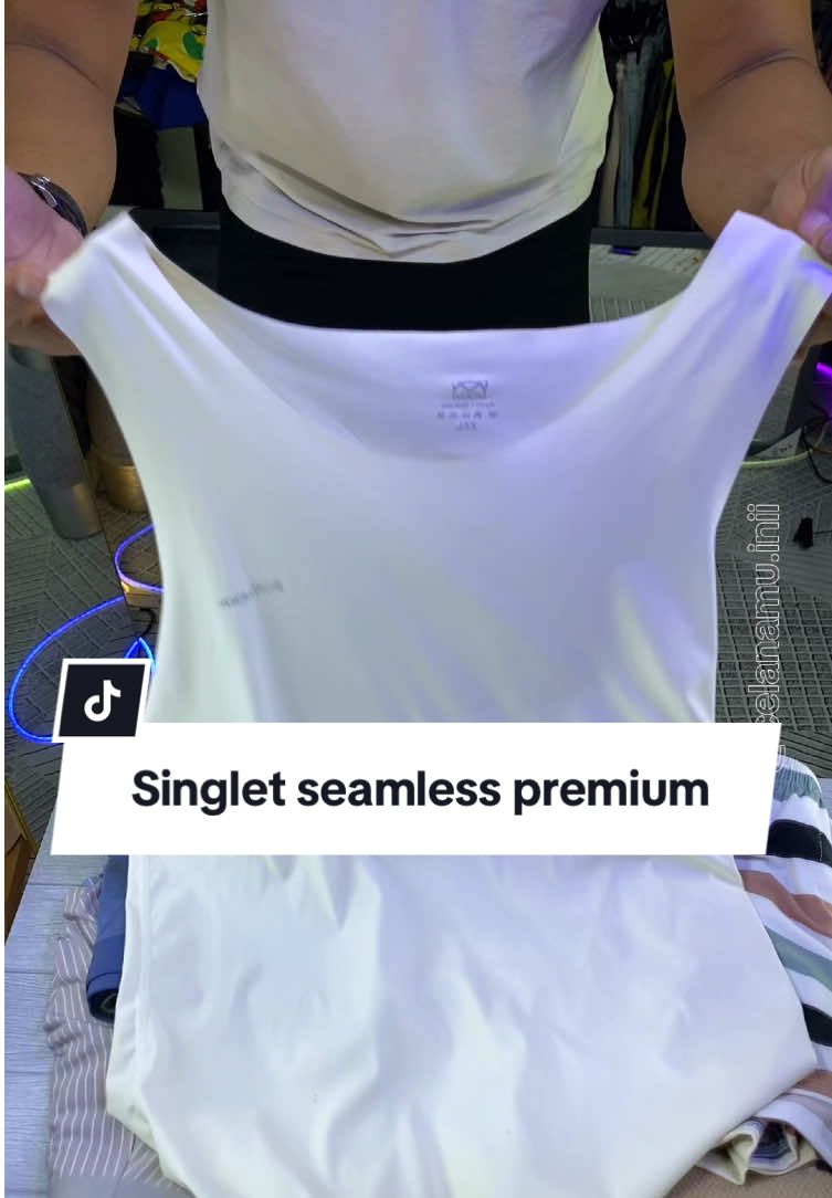 Singlet ice silk cocok dipadukan dengan kemeja kerja #singlet #singletcowok #kaosdalam #bajukaos #singletsekolah 