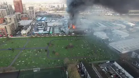 fire🔥is at Charles house southall 🔥 big exploding 🔥