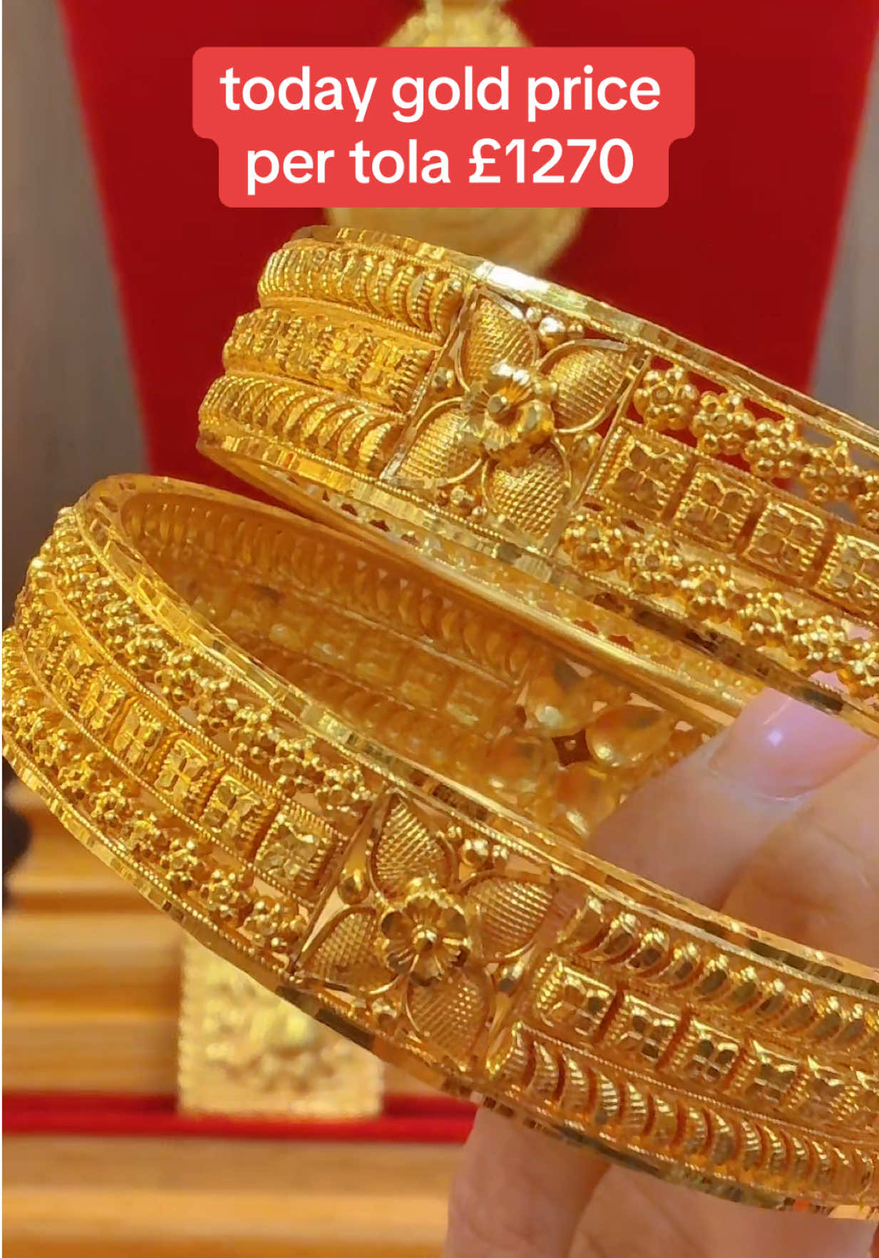 today gold price per tola £1270#foryoupageofficiall❤️❤️tiktoklo #fypシ゚ #24ctgold #goldnepalieartoplover🙏💕❤️ #viralvideotiktok 