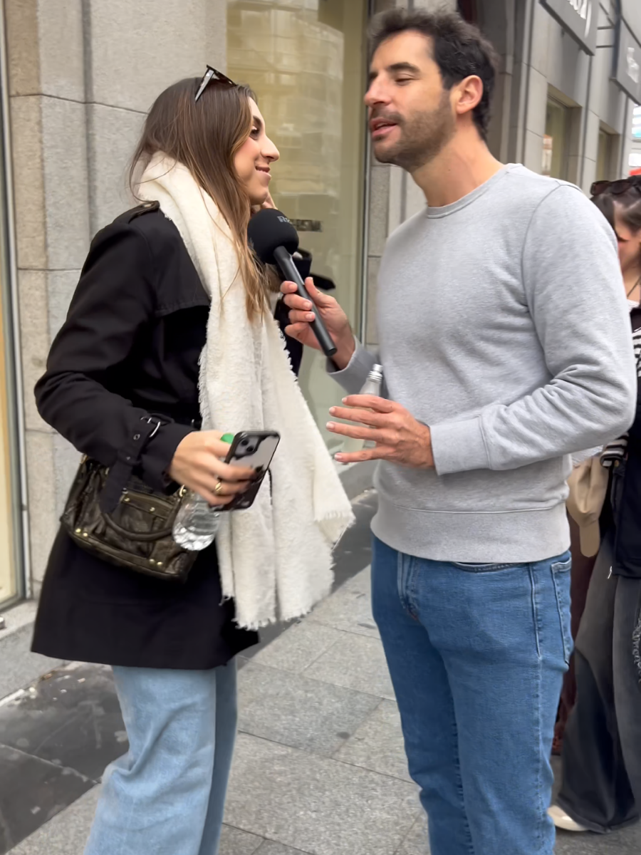 ¿Sabes a qué huelo? Preguntando por la calle sobre las colonias CK One y CK One Essence de @Calvin Klein  #colonia #perfumes #ck #queopinanporlacalle 