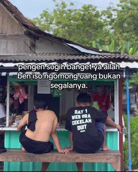 yo bener sih uang bukan segalanya, tapi nek sugih kok ketoke penak banget🗿