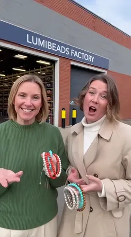 This is a handicraft job that’s suitable for everyone. Our factory is in the UK, and we provide all the materials and deliver them to your home. If you enjoy this kind of craft work, feel free to message me and let’s chat! #handmade#craft#handmadecraft #DIY#workfromhome 