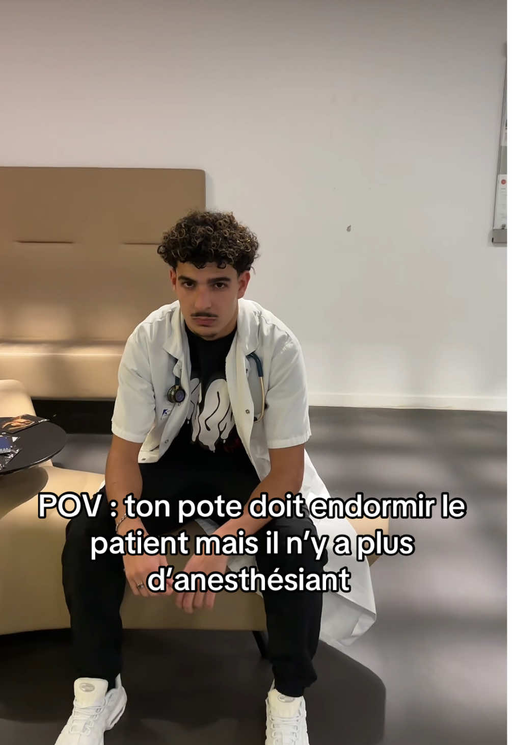 On fait avec les moyens du bord #medecine #humour #hopital #p1 #rebeu2med 