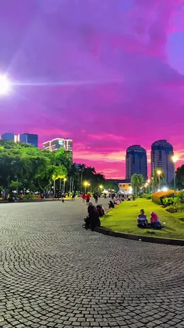 senja sore di monas..🤩🤩 #senja #jakarta #senjasorehari #foryoupage #fyp 
