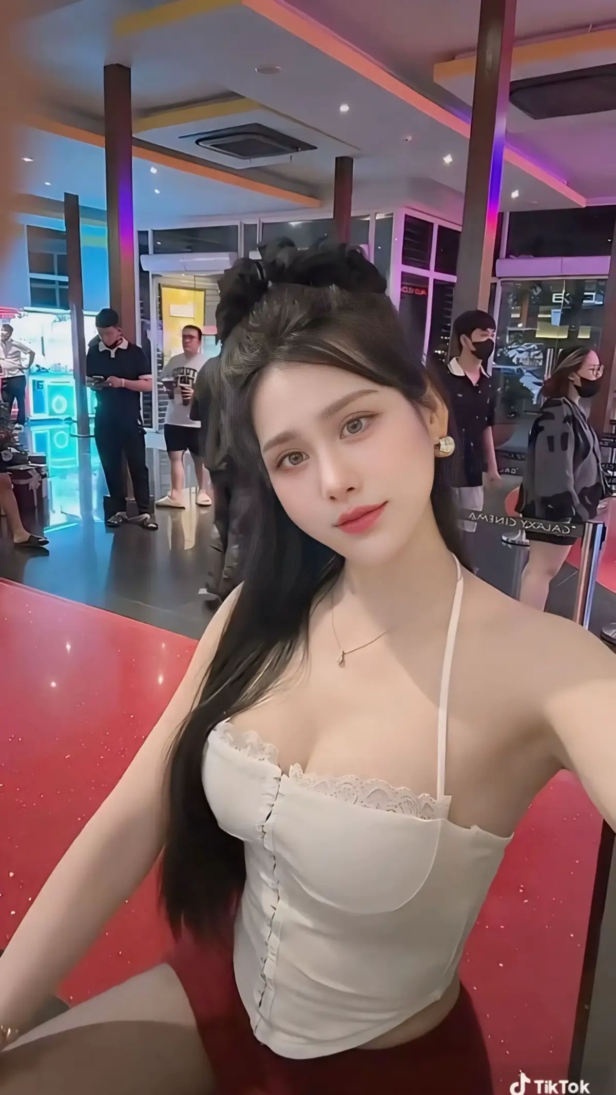 Anh nói đi ,sau này chúng ta sẽ trở thành người nhà hay người dưng ? Là “ em vất vả rồi , anh sẽ bù đắp cho em “ Hay  “Em vất vả rồi,em tìm người khác tốt hơn anh nha ?  #truonghongmy2008  #saymotdoiviem  #trending #xuhuong #nhachaymoingay 