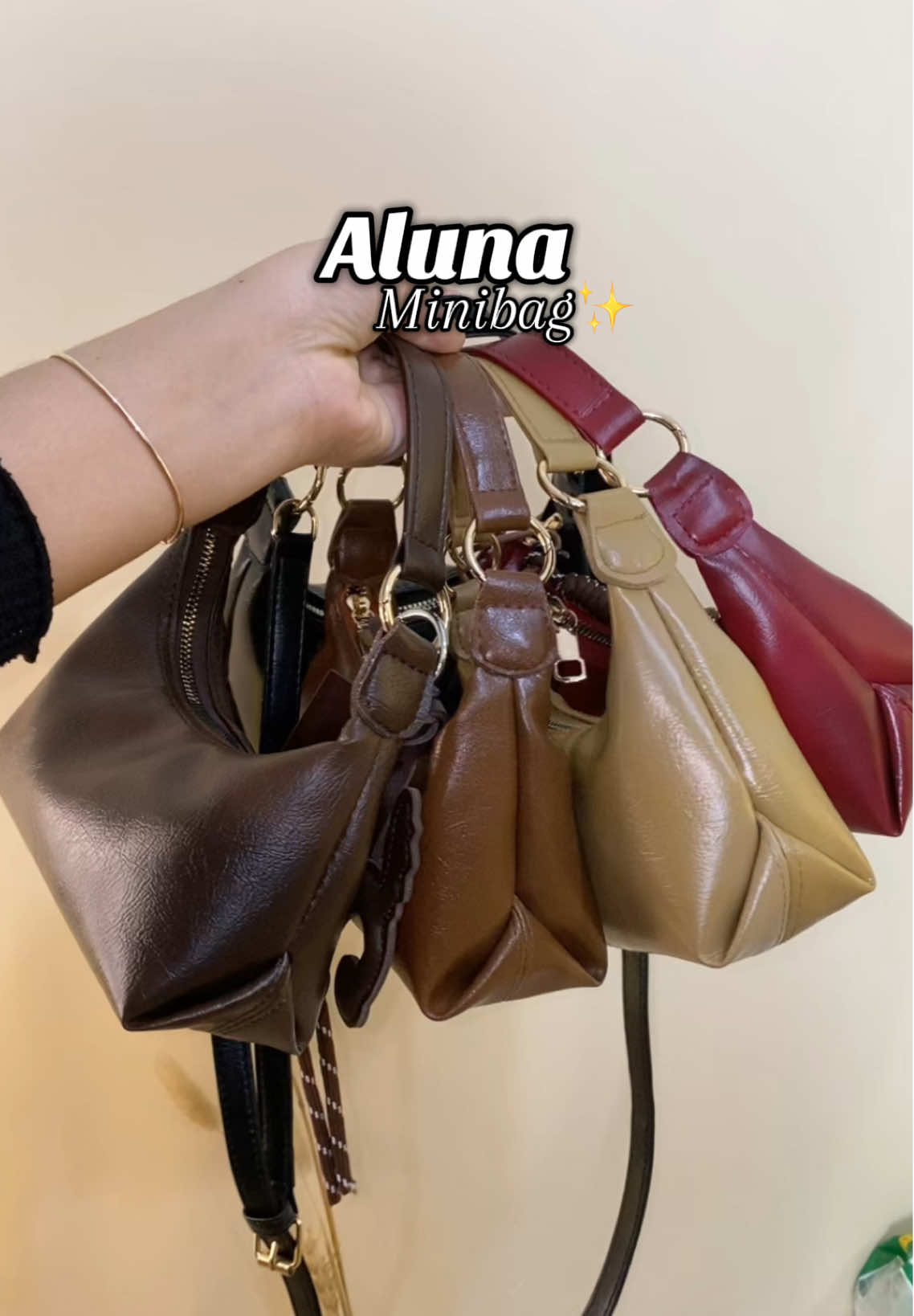 Ehh beb tas yang satu ini, modelnya lucu,mungil tapi muat hp loo😋 kalian kalo mau cek keranjang kuning yaaa😍🔥#sweetsallybag #taswanita #fyp #fyppppppppppppppppppppppp 